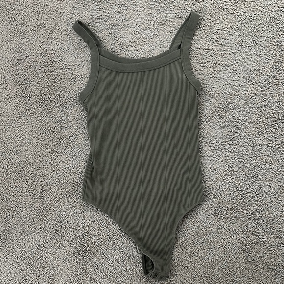 American Eagle Outfitters Green ribbed Bodysuit - Picture 1 of 5
